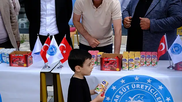 Konya'da ücretsiz süt dağıtıldı