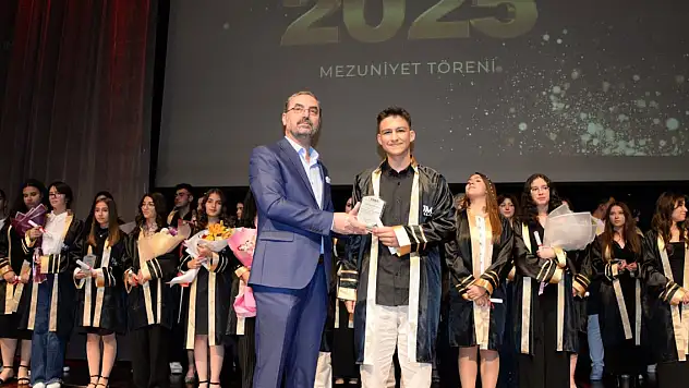 Hüma okullarında mezuniyet coşkusu