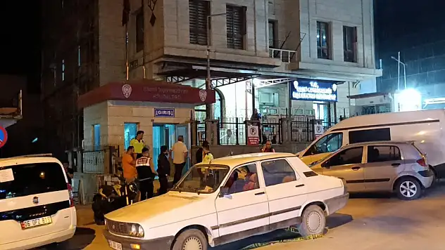 Silahlı kavgada kan aktı! 2 yaralı