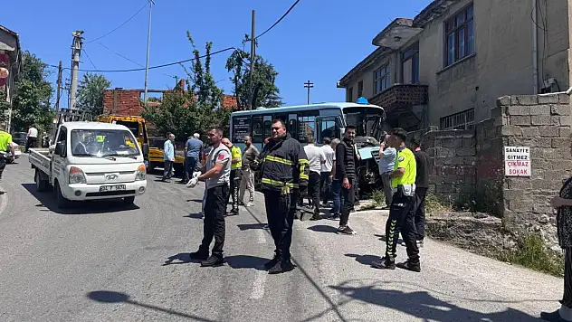 Feci kaza! 14 yaralı