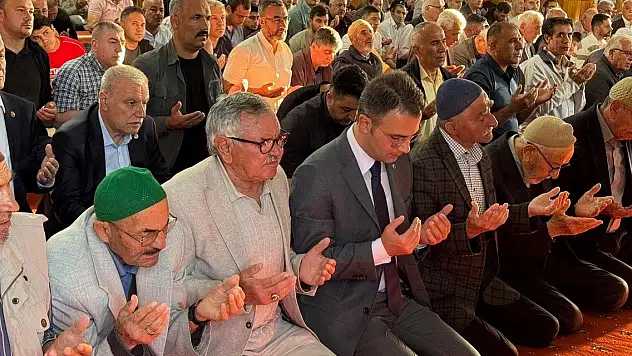 Konya'da bayram namazında camiler doldu