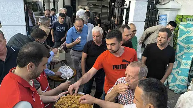 Türk Kızılay yurt içinde ve 22 ülkede kurban kesimlerine başladı