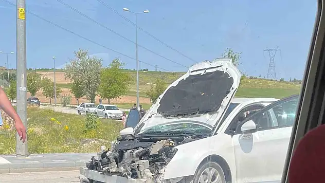 Kafa kafaya çarpıştılar: 8 yaralı