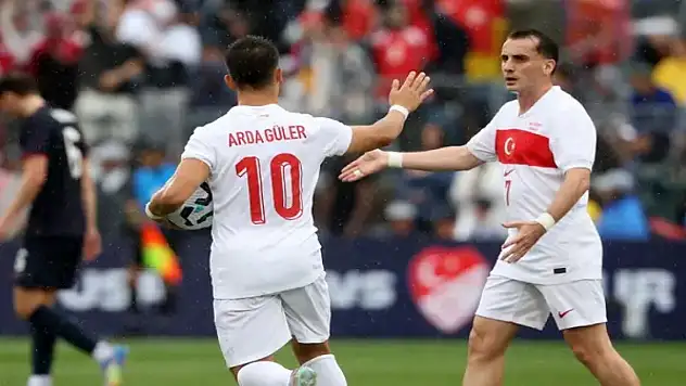 Milliler, ABD'yi 2 golle geçti