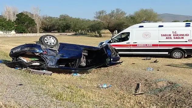 Konya'da virajı alamayan otomobil takla attı: 2 yaralı