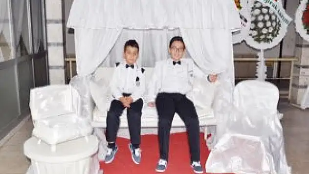 Şevki ve Burkay erkekliğe ilk adımını attı