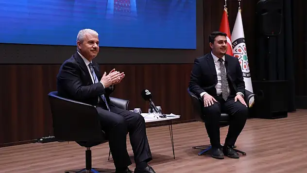 Konya Valisi Akın, gençlerin sorularını yanıtladı
