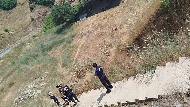 Bisikletiyle dereye uçan çocuk hayatını kaybetti