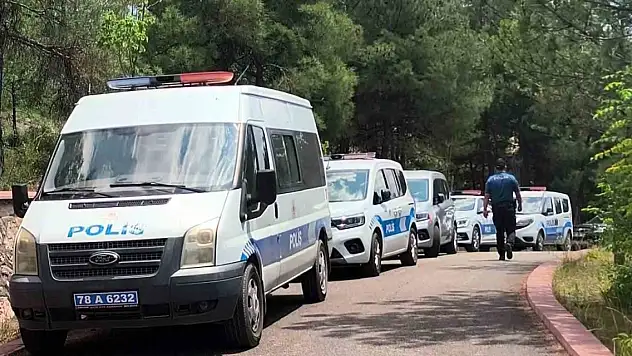 Kent Ormanı bölgesinde ağaca asılı halde ceset bulundu