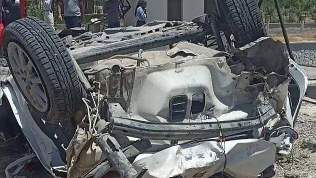 Otomobilden fırladı: 1 ölü, 1 ağır yaralı