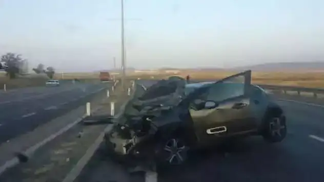 İki otomobil çarpıştı: 8 yaralı