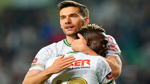 Konyaspor'da Umut Nayir geleceğini yönetimle görüşecek!