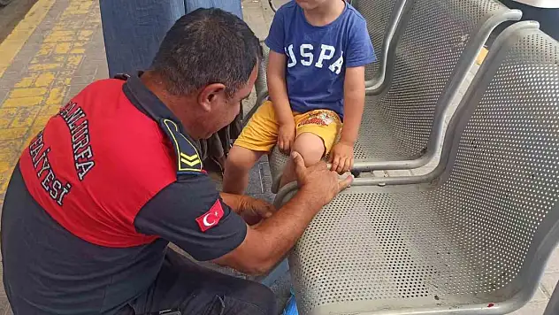 Otobüs beklerken 5 yaşındaki hayatının şokunu yaşadı