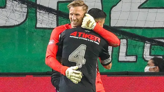 Konyaspor'dan ayrılan Slowik'in yeni adresi!