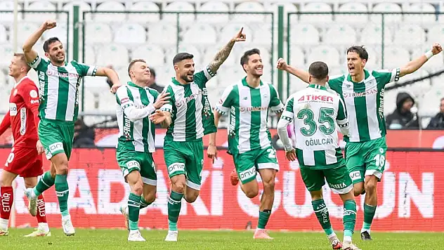 Konyaspor'un zirveyle arasındaki fark dudak uçuklattı!
