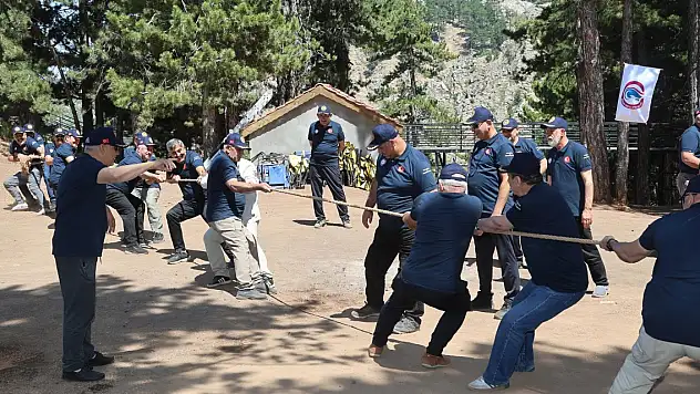 Kahraman gaziler Konya'da kampta buluştu