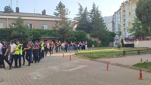 Konya merkezli 10 ilde telefon dolandırıcılğı operasyonu! Tutuklandılar