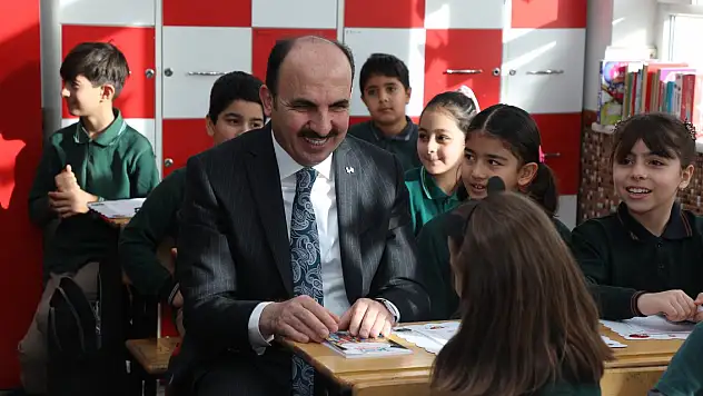 Konya'da karne alan öğrencilere Başkan Altay'dan tebrik