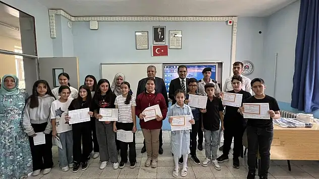 Bozkır'da 4 bin 355 öğrenci karnesini aldı