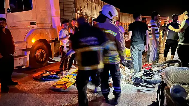 TIR ile motosiklet çarpıştı: 18 yaşındaki genç hayatını kaybetti