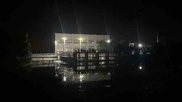 Sulama kanalına düşen bisikletini almak isterken akıntıya kapılıp kayboldu