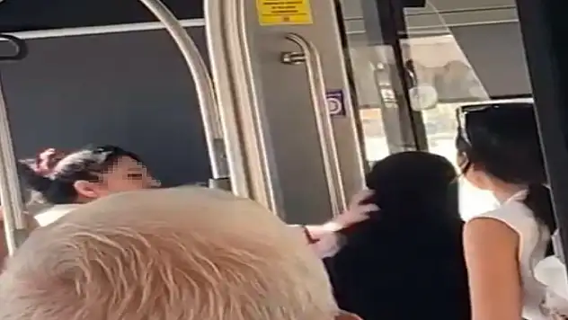 Otobüste tesettürlü kadına hakaret