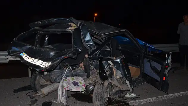 İki otomobil çarpıştı: 1 ölü, 3 yaralı