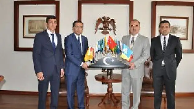 'Kardeşliğe zara verecek provokasyonlara gelmeyeceğiz'