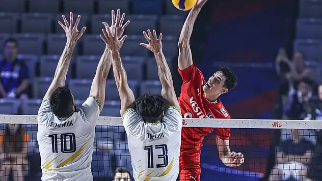 A Milli Erkek Voleybol Takımı, Ukrayna'ya 3-0 mağlup oldu