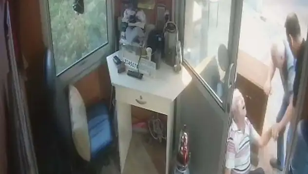 Taksi durağında peş peşe kalp krizi geçiren 2 kişi öldü