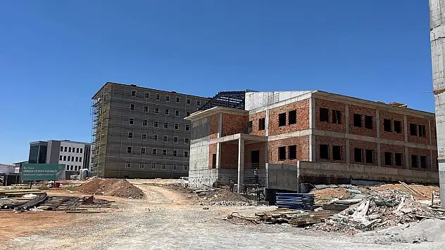 Konya'nın ilçesindeki KYK yurdunda inşaat devam ediyor