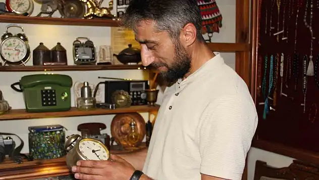 Babasından kalan dükkanı müzeye dönüştürdü