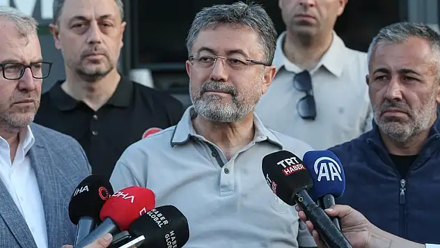 Bakan Yumaklı: 8 aktif yangın var, 4 tanesi kısmen kontrol altına alındı