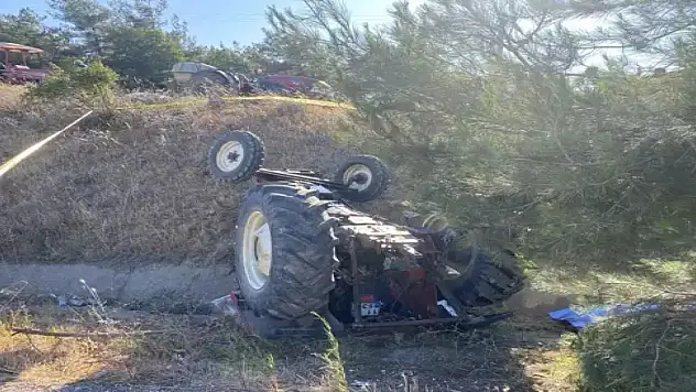 16 yaşındaki kızının kullandığı traktörün devrilmesiyle öldü