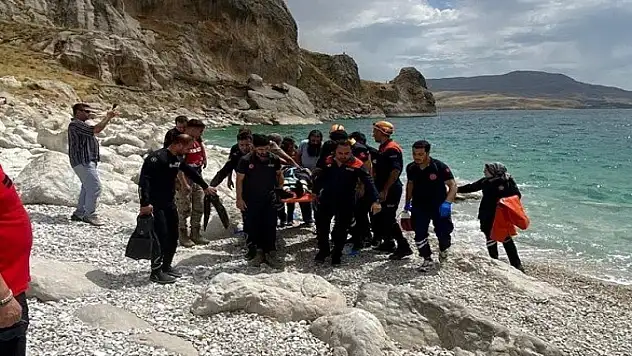 Serinlemek için göle giren genç boğuldu