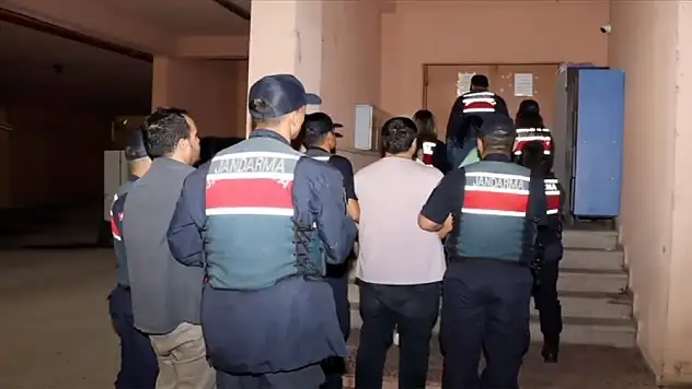 FETÖ'ye yönelik 30 ilde düzenlenen operasyonlarda 156 şüpheli yakalandı