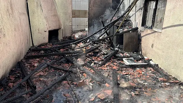 Konya'da yangın! Evin bahçesindeki garaj küle döndü