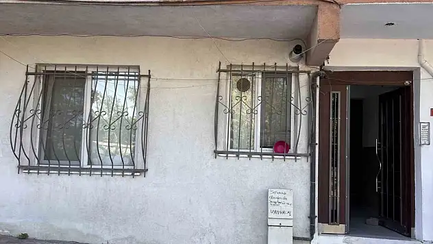 Evinde ölü bulundu