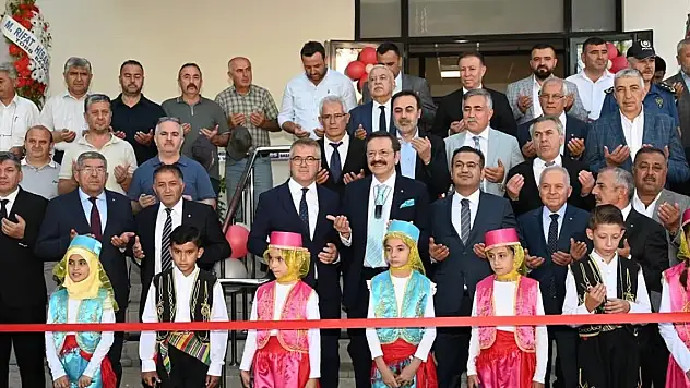 TOBB Başkanı Hisarcıklıoğlu, Konya'da okul açılışına katıldı