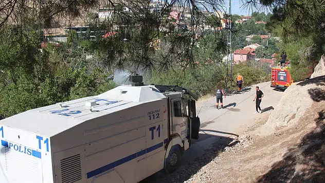 Konya Emniyetinden Tavusbaba'daki yangına TOMA destekli müdahale