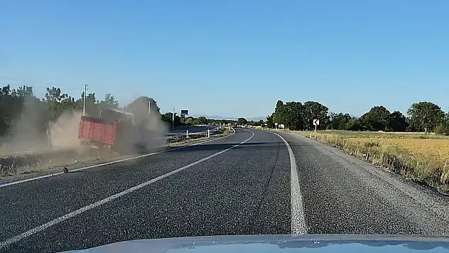 Konya'da korku dolu anlar kamerada! Aniden lastiği patladı ve...