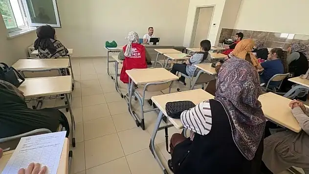 Bozkır'da finansal okuryazarlık ve aile değerleri eğitimi düzenlendi