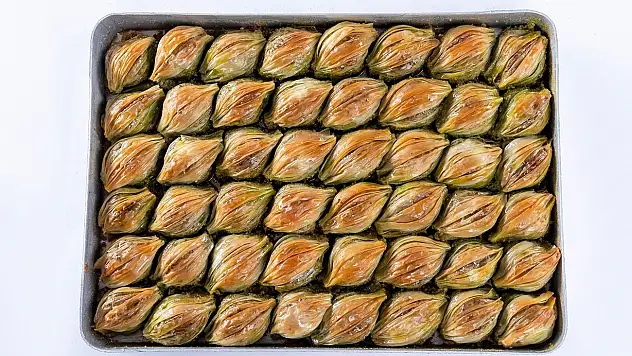 Tatlılar Dünyasına Giriş: En Sevilen 10 Geleneksel ve Modern Tatlı