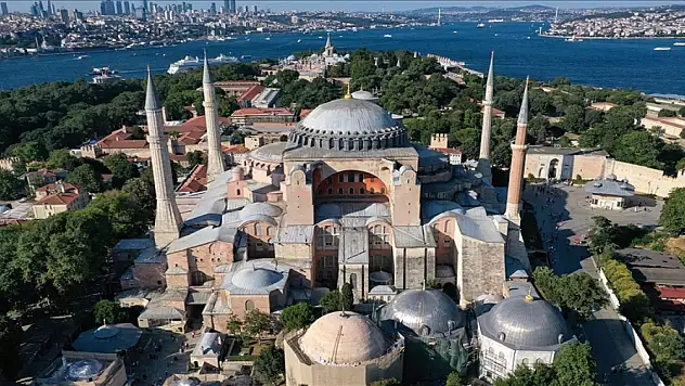 Cumhurbaşkanı Erdoğan: Ayasofya, inşallah ebediyen özgür kalacak