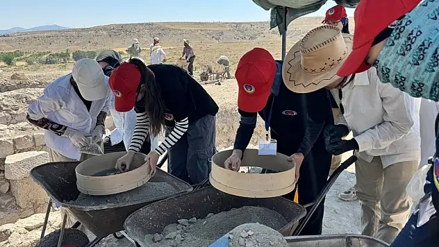 Konya'da lise öğrencileri yaz tatilini farklı değerlendiriyor