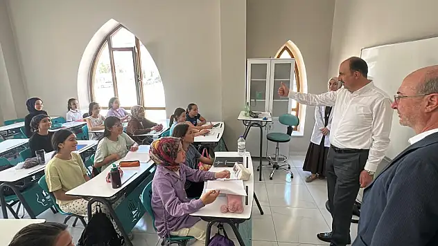 Başkan Altay ve Pekyatırmacı Süleyman Şah Bilgehanesi'ni ziyaret etti