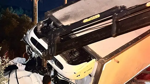 Sürücü direksiyon hakimiyetini kaybetti 1 ölü, 1 ağır yaralı