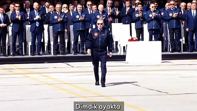 AK Parti'nin yeni şarkısı '32'nci İstişare ve Değerlendirme Toplantısı'nda ilk kez çalındı.