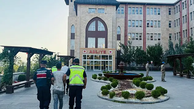 Eniştesini öldürdü, tarlada yakalandı