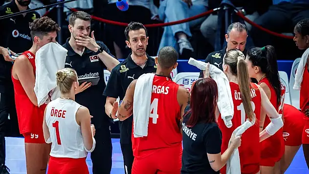 Filenin Sultanları, Sırbistan'a 3-0 mağlup oldu